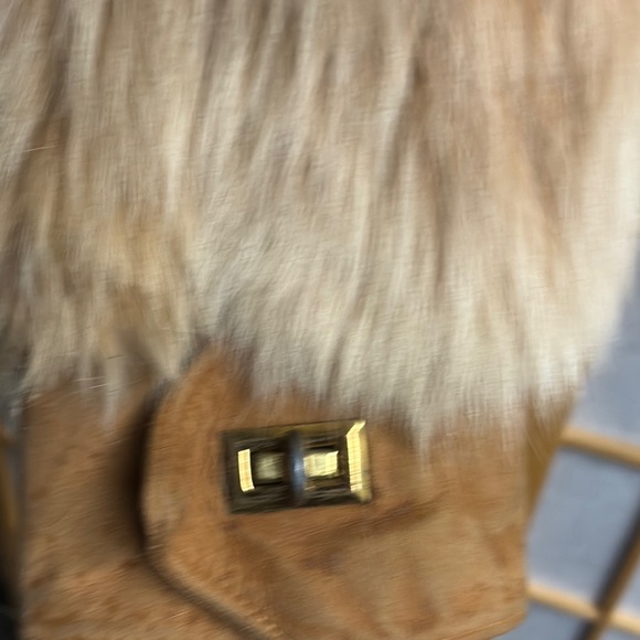 Luxurious Tan Fur Jacket - Picture 6 of 10